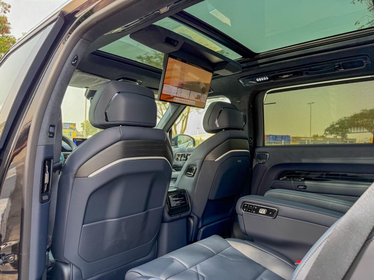 زيكر 9X 2025 ZEEKR 9X Ultra 55KWH I Range 1250KM  I2.0L DM-I Plugin Hybrid (898HP) I warranty&service