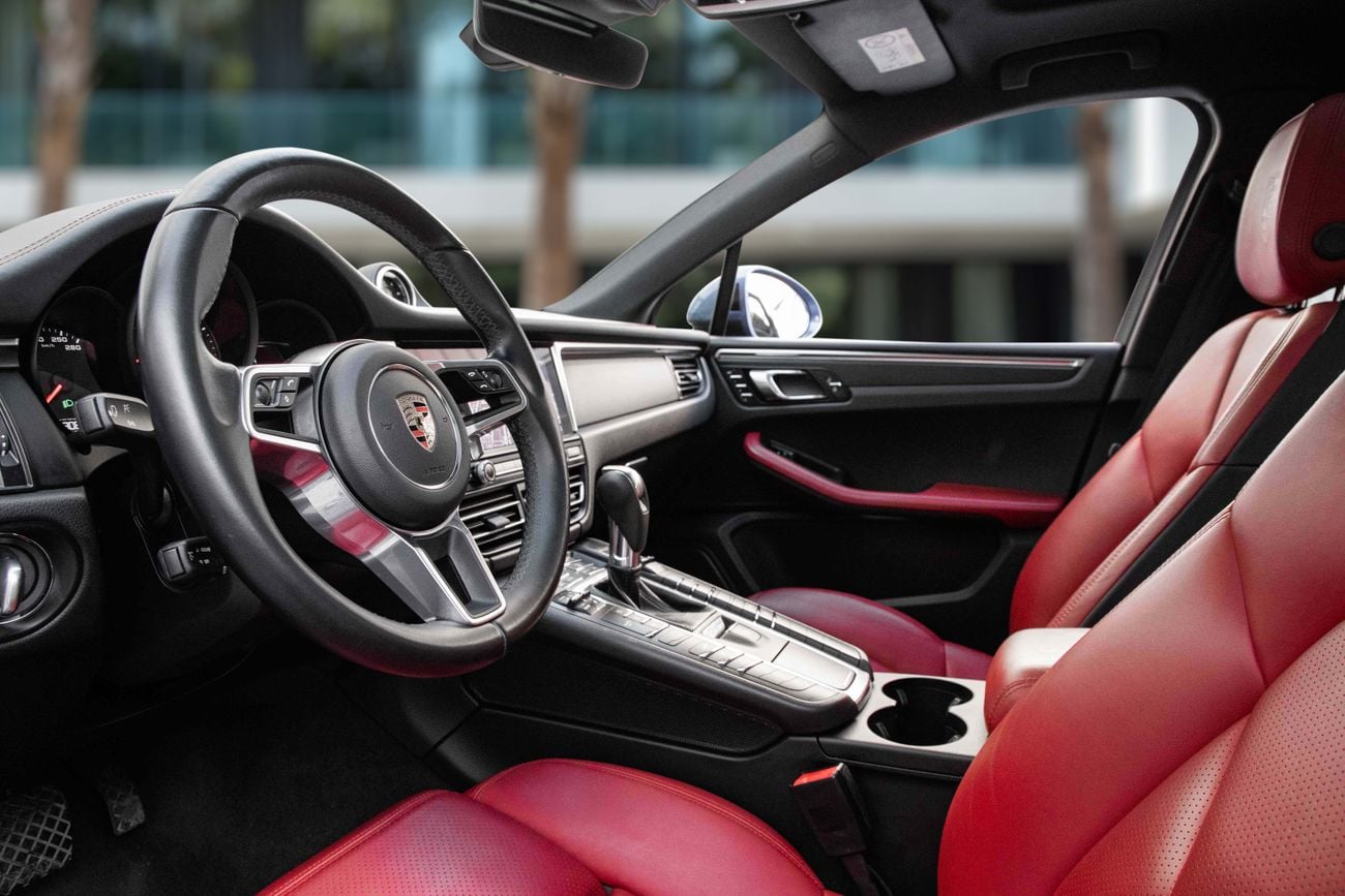 بورش ماكان Macan | 3,290 P.M | 0% Downpayment | FULL PORSCHE HISTORY | SAPPHIRE BLUE!