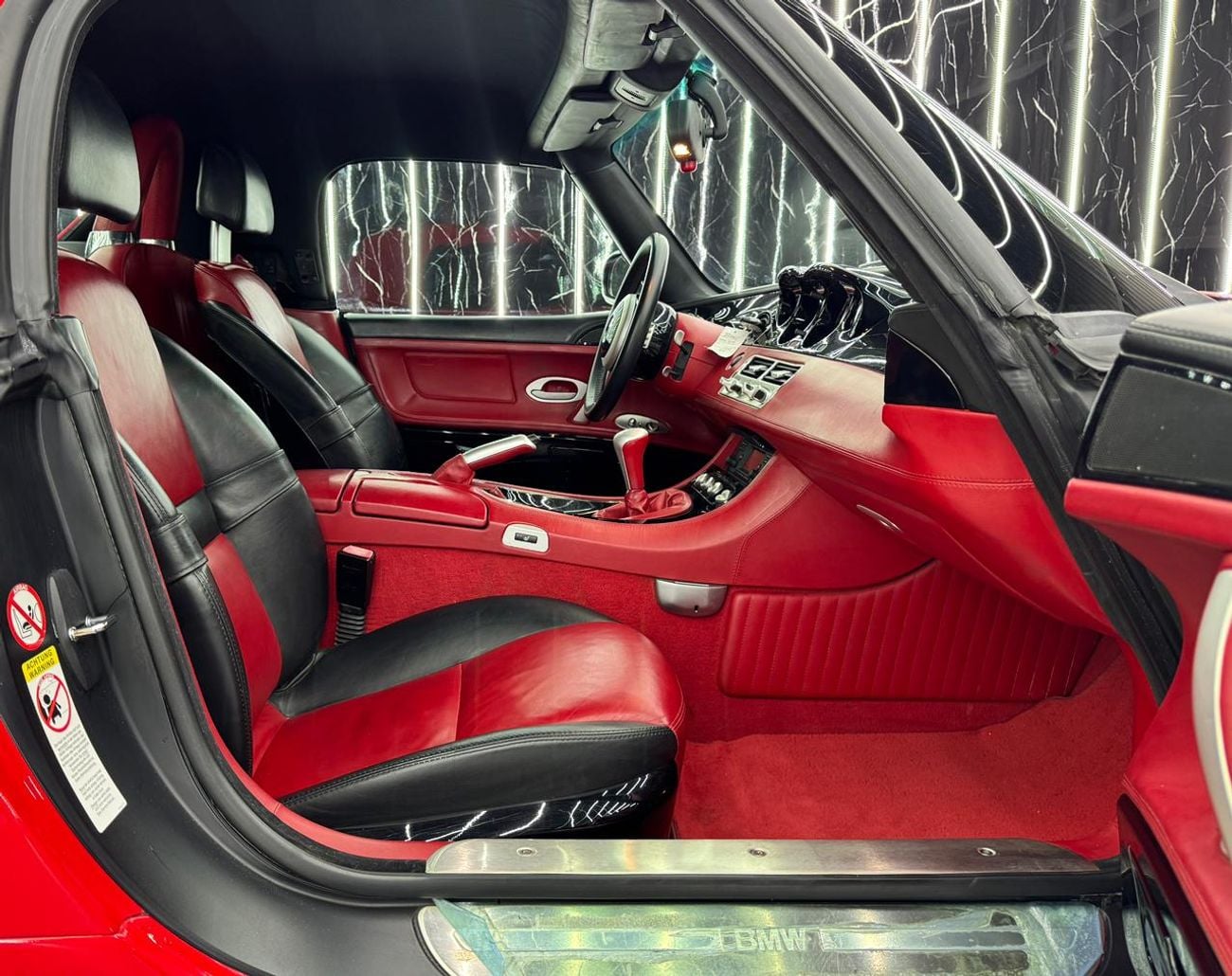 BMW Z8 4.9L,V8 ,   6 Speed Manual