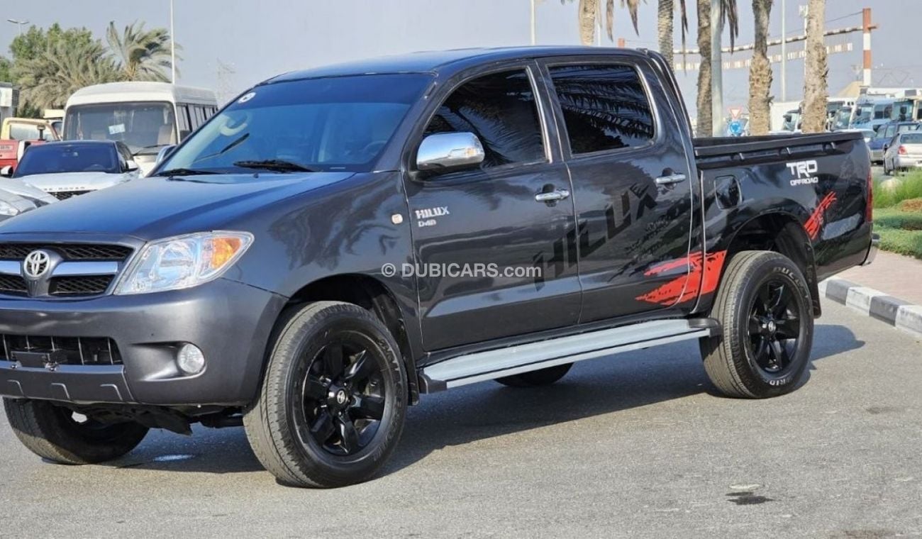 Toyota Hilux MANUAL TRANSMISSION | 2.5L DIESEL ENGINE | LEFT-HAND-DRIVE