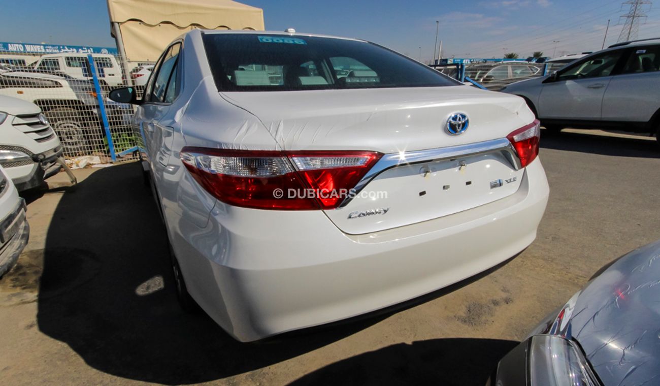 تويوتا كامري 2017 Camry Hybrid 2.5 XLE Full Canadian Specs