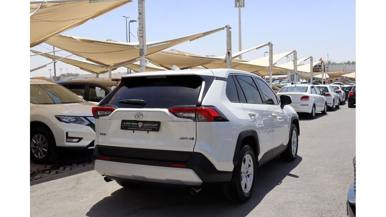 Toyota RAV4 EX ACCIDENTS FREE - GCC - PERFECT CONDITION INSIDE OUT - ENGINE 2500 CC -