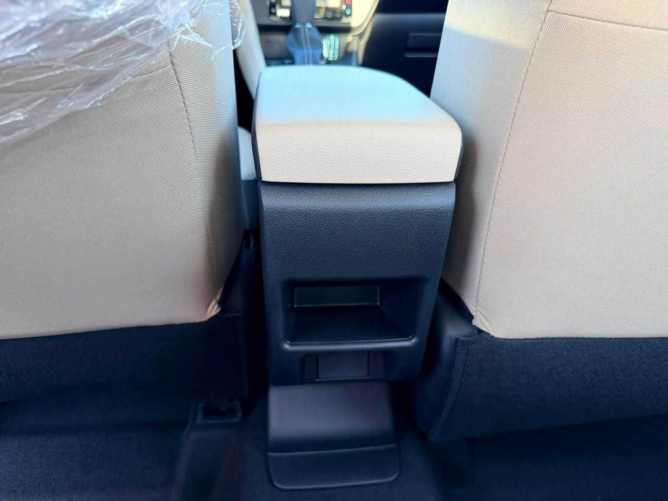 Toyota Yaris 2026 TOYOTA YARIS BASIC AT GCC SPEC WHITE