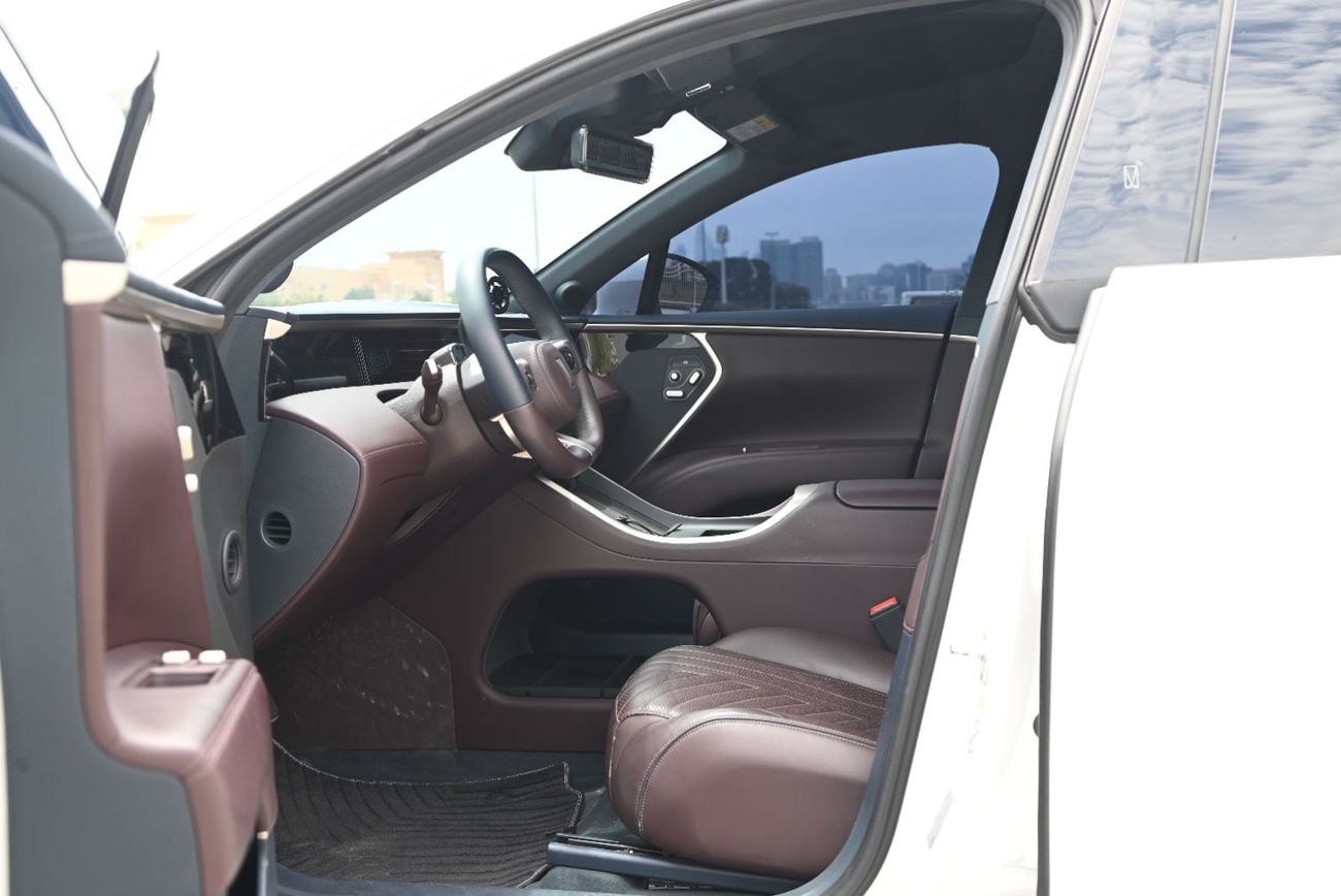 أفاتر 11 Luxury RWD