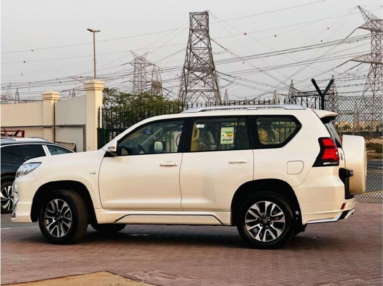 Toyota Prado VXR, 4.0L, V6, LEATHER SEATS, 17" ALLOY WHEELS, 2023 MODEL, ALL WHEEL DRIVE, AUTOMATIC