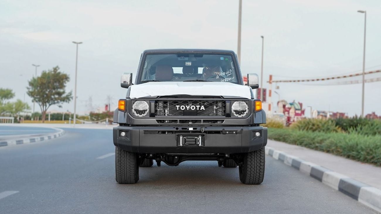 Toyota Land Cruiser 70 LC76 HT VXR 2026 Toyota Land Cruiser LC76 2.8L AT Diesel Full Option (Gray)