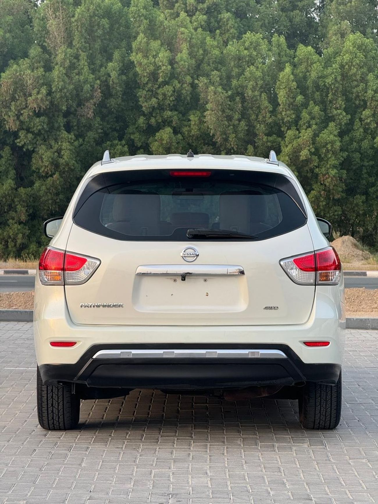 نيسان باثفايندر SE متوسط