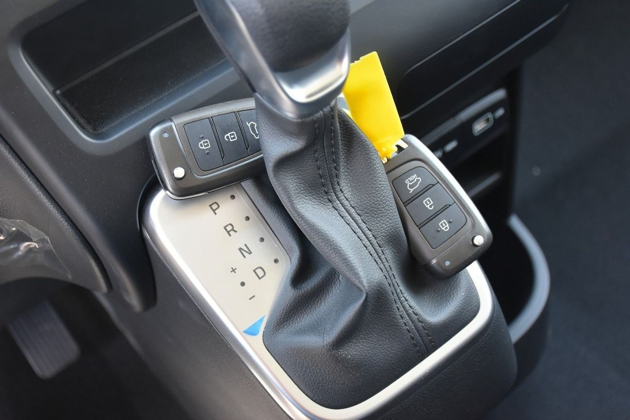 Hyundai H1 Starex ضمان 2 سنه