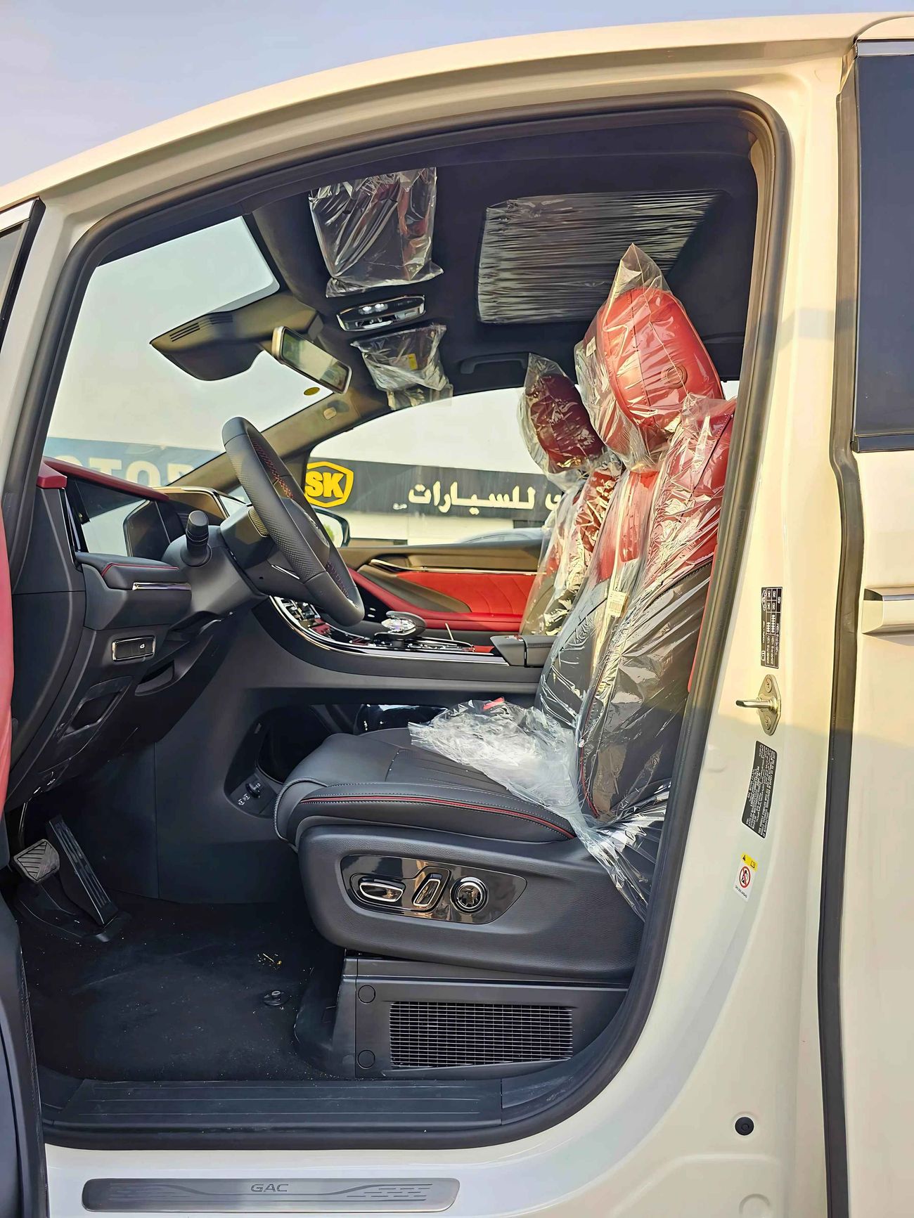 جي إي سي M8 GX MASTER /FULL OPTION /PETROL 2.0L/V4 A/T/CODE#GX