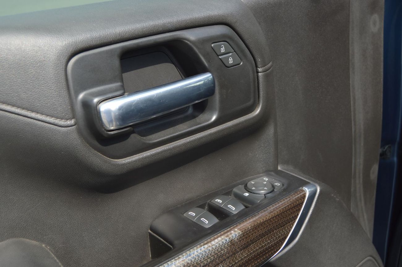 شيفروليه سيلفارادو *Chevrolet Silverado* Left Hand Drive Year: *2020* -Push Button Start,  -Leather Seats, -Power Seats