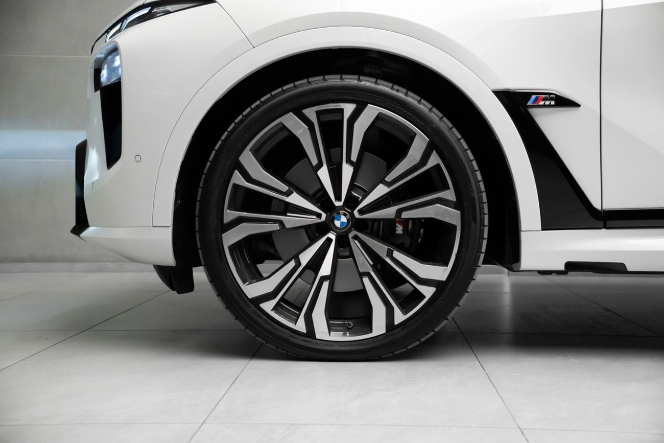 بي أم دبليو X7 M60i XDRIVE | 2024 | GCC Specs | Agency Warranty & Service