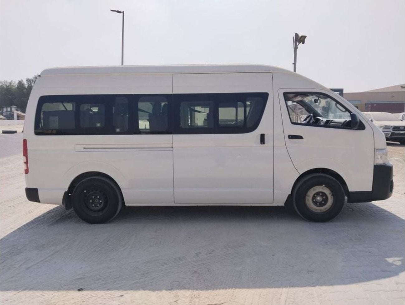 تويوتا هاياس GL TOYOTA HIACE HIGH ROOF DIESEL 2.5L