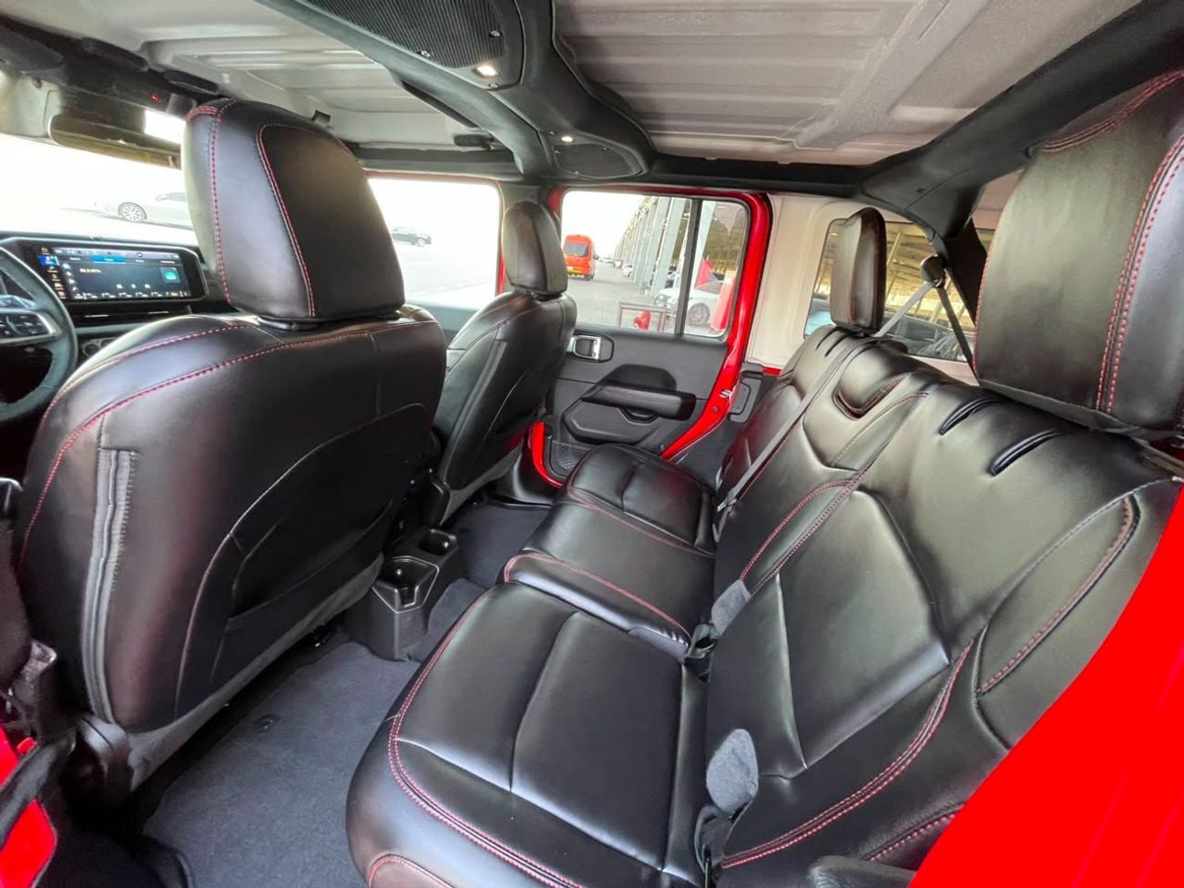 Jeep Wrangler Unlimited SAHARA 1400 MILE ONLY! / LEATHER / FOX SUSPENSION KIT / BEAD-LOCK RIMS / REMOTE START / RADAR
