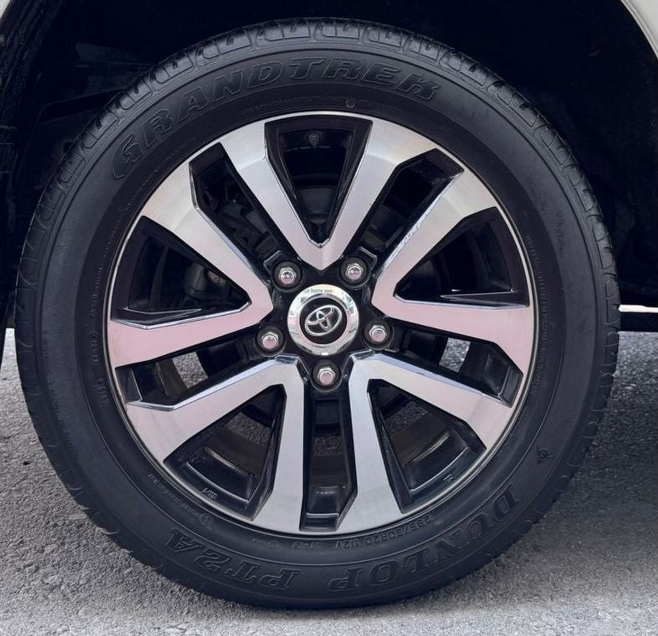 تويوتا لاند كروزر GXR 4.0L (271 HP) 4WD