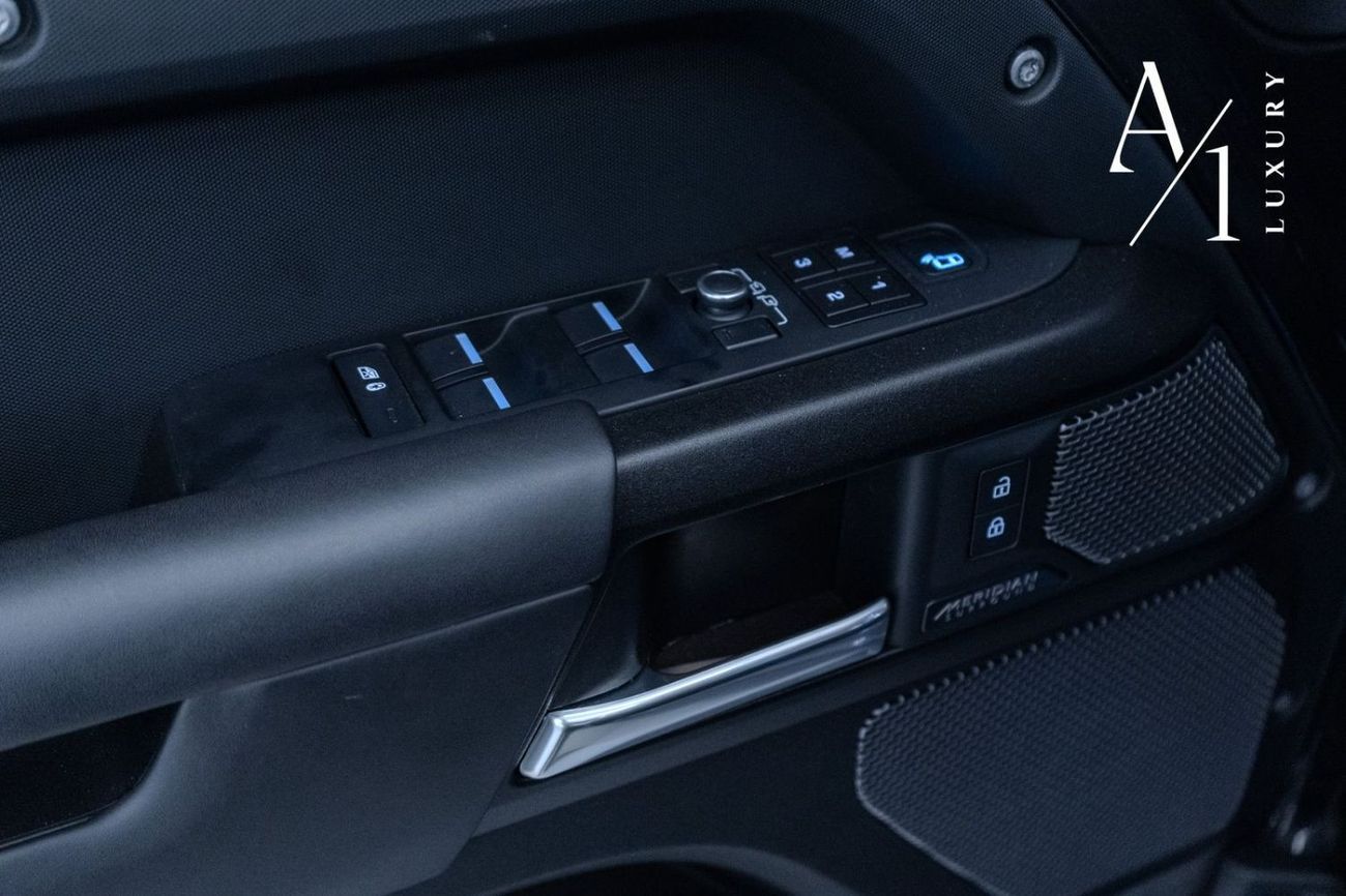 Land Rover Defender 2023 Land Rover Defender V8 110 P525 Carpathian Edition