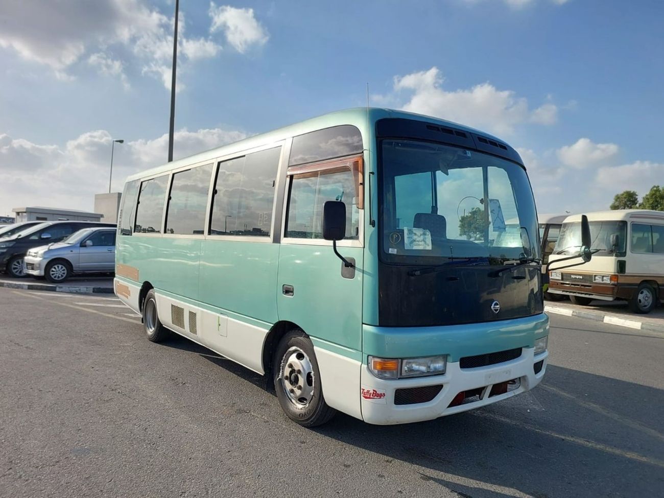 Nissan Civilian NISSAN CIVILIAN BUS RIGHT HAND DRIVE (PM0943)