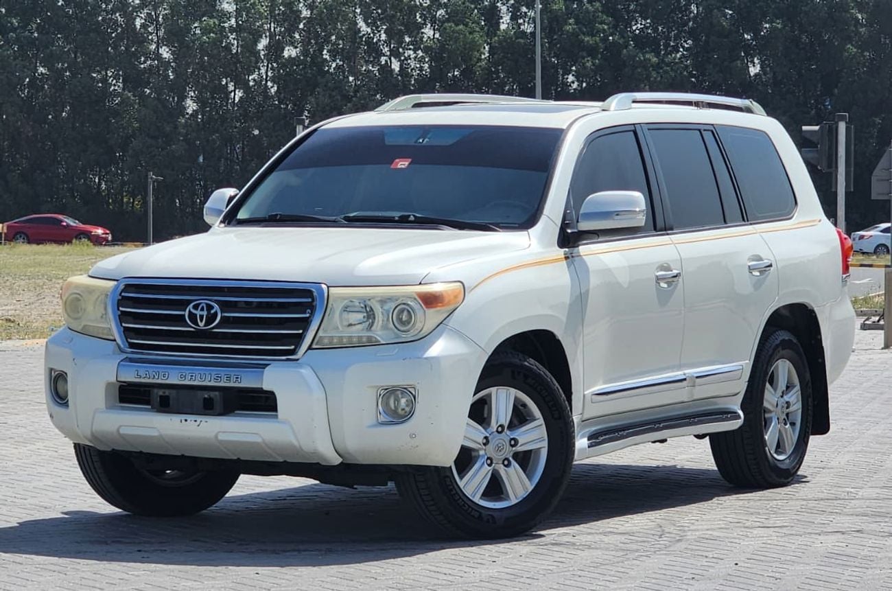 Toyota Land Cruiser GXR V8