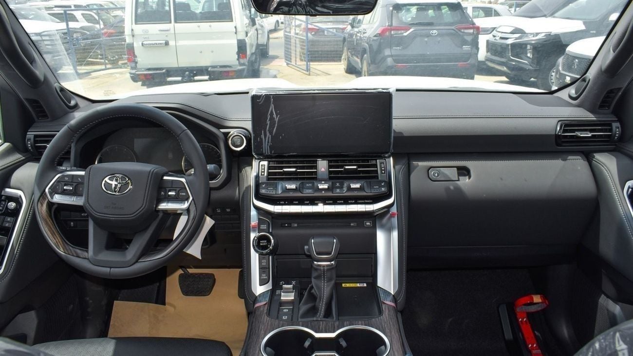 Toyota Land Cruiser Toyota land cruiser VXR 3.5L petrol MY 2025