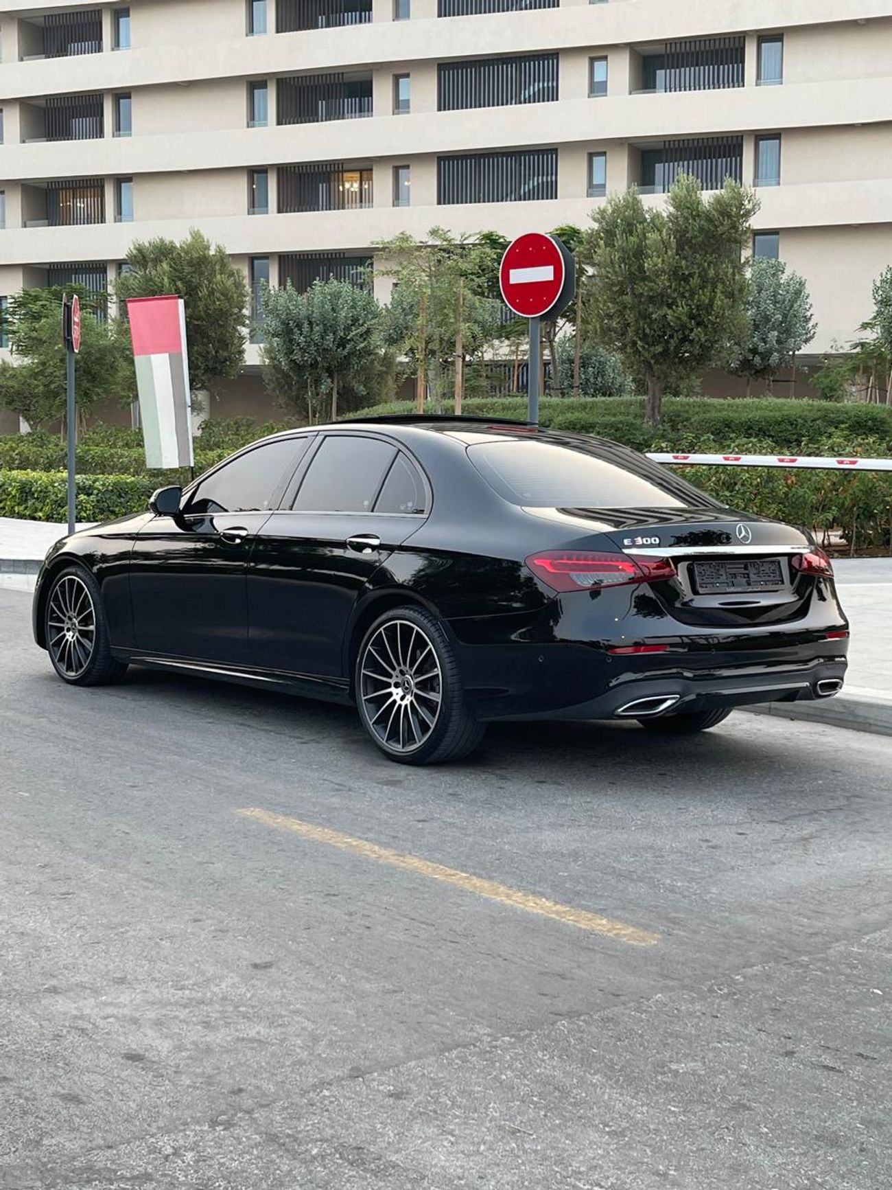 مرسيدس بنز E300 AMG