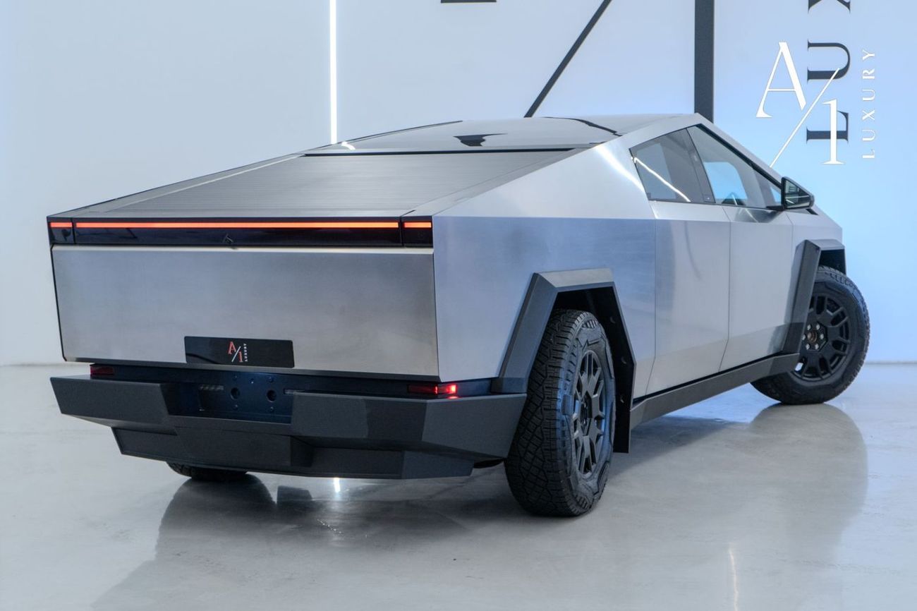 Tesla Cybertruck Foundation Series 2024 Tesla Cybertruck, Warranty, Fully Loaded, Very Low Kms, Clean Title