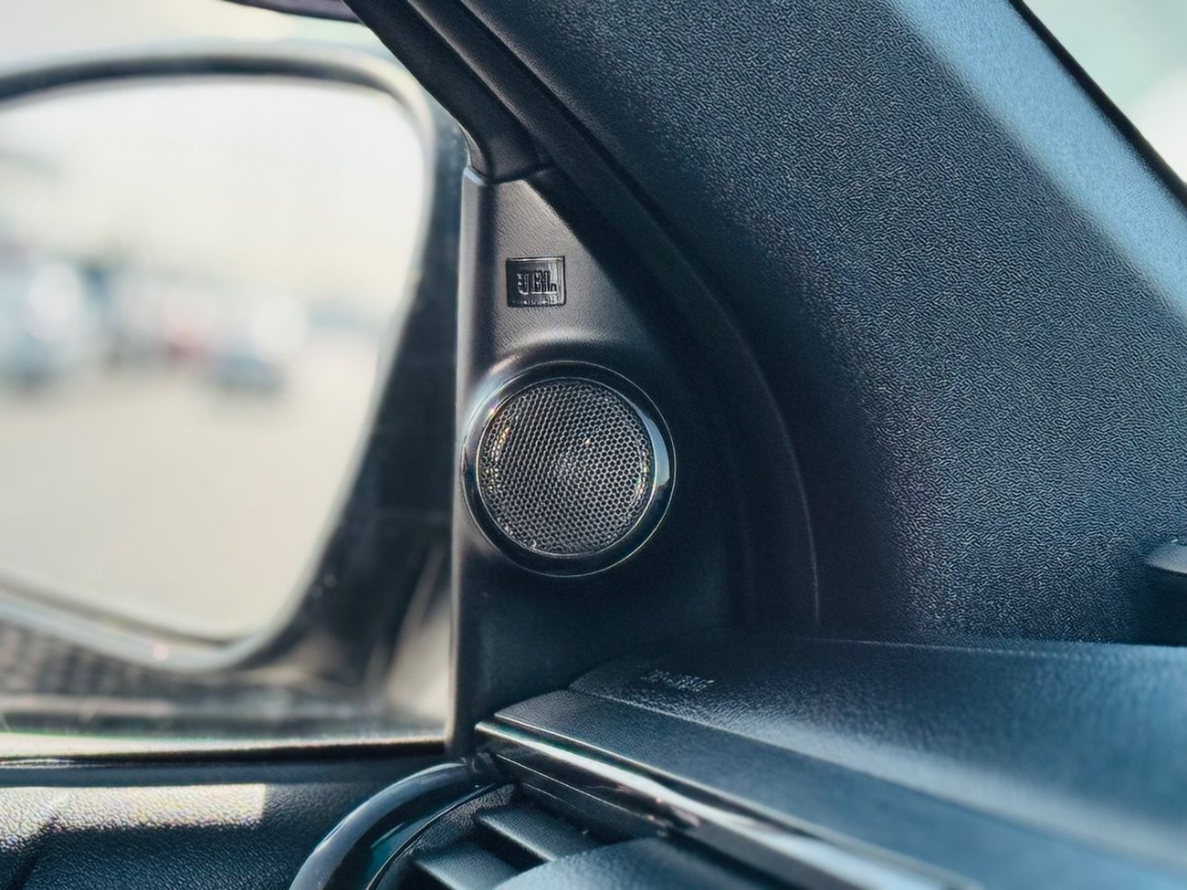 تويوتا هيلوكس TOYOTA HILUX ROGUED FULL OPTION TOP OF THE RANGE RHD