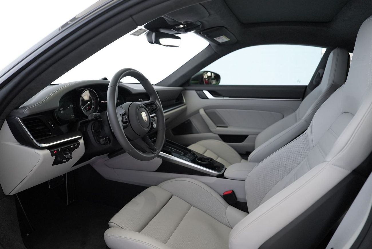 بورش 911 Turbo S 3.8L (640 HP) Coupe