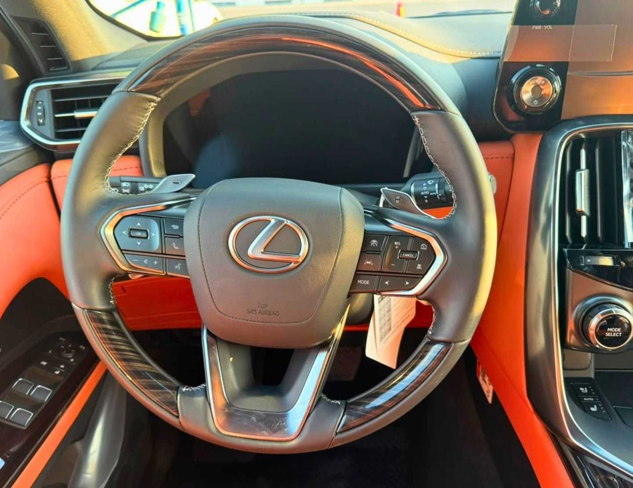 Lexus LX700h VIP HYBRID || 3.5L V6 | RADAR | 360*CAMERA | SUNROOF | REAR ENTERTAINMENT SCREEN (CODE # L7V)