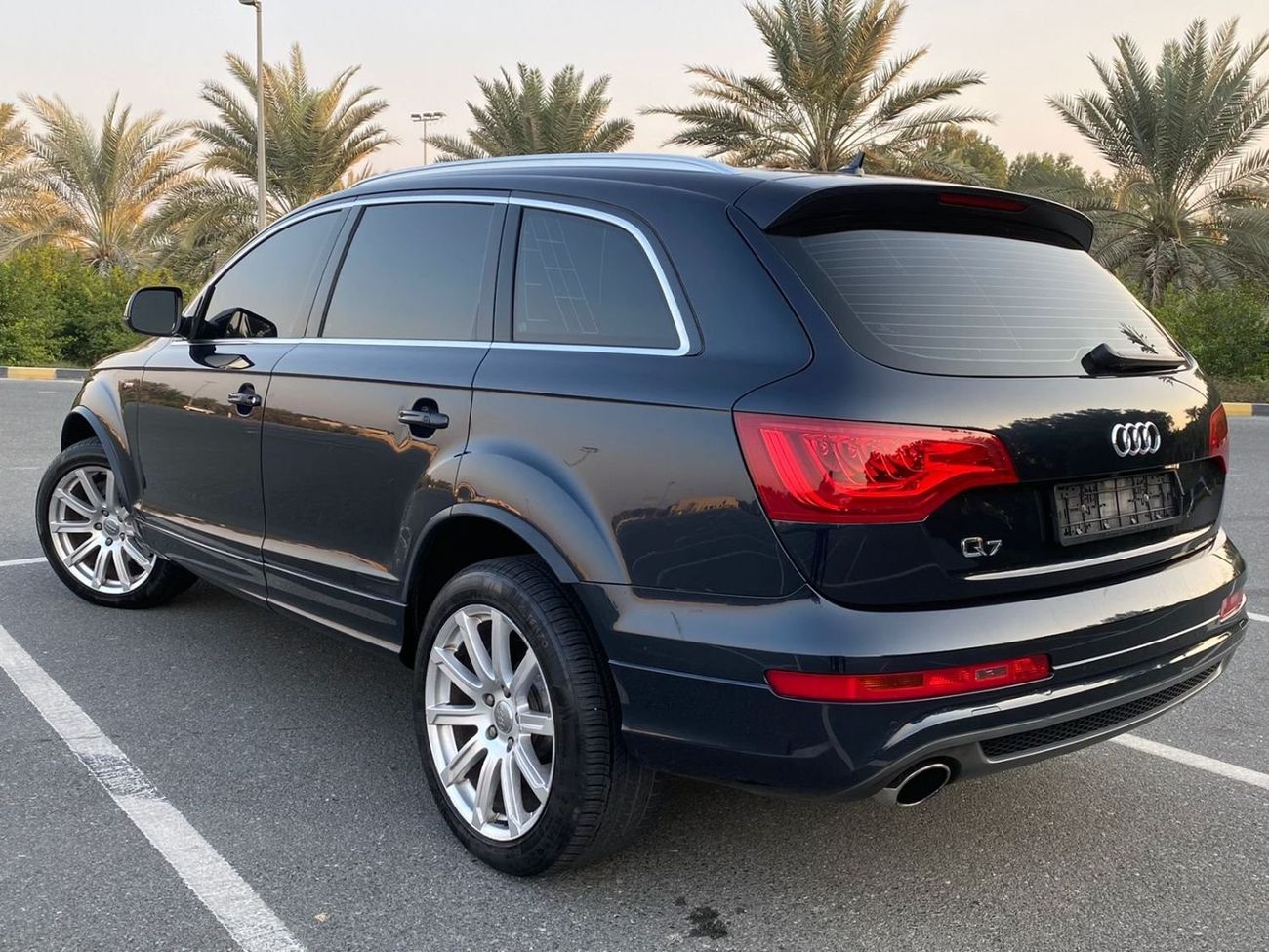 Audi Q7 TFSI quattro S-Line Audi Q7 S-LINE 2012 GCC Orginal Paint - Perfect Condition - Accident Free