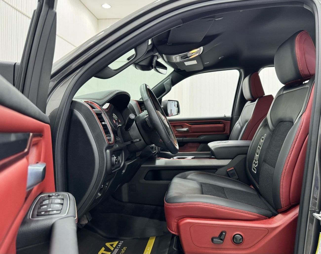 رام 1500 Rebel 5.7L Crew Cab Utility (5 Seater)