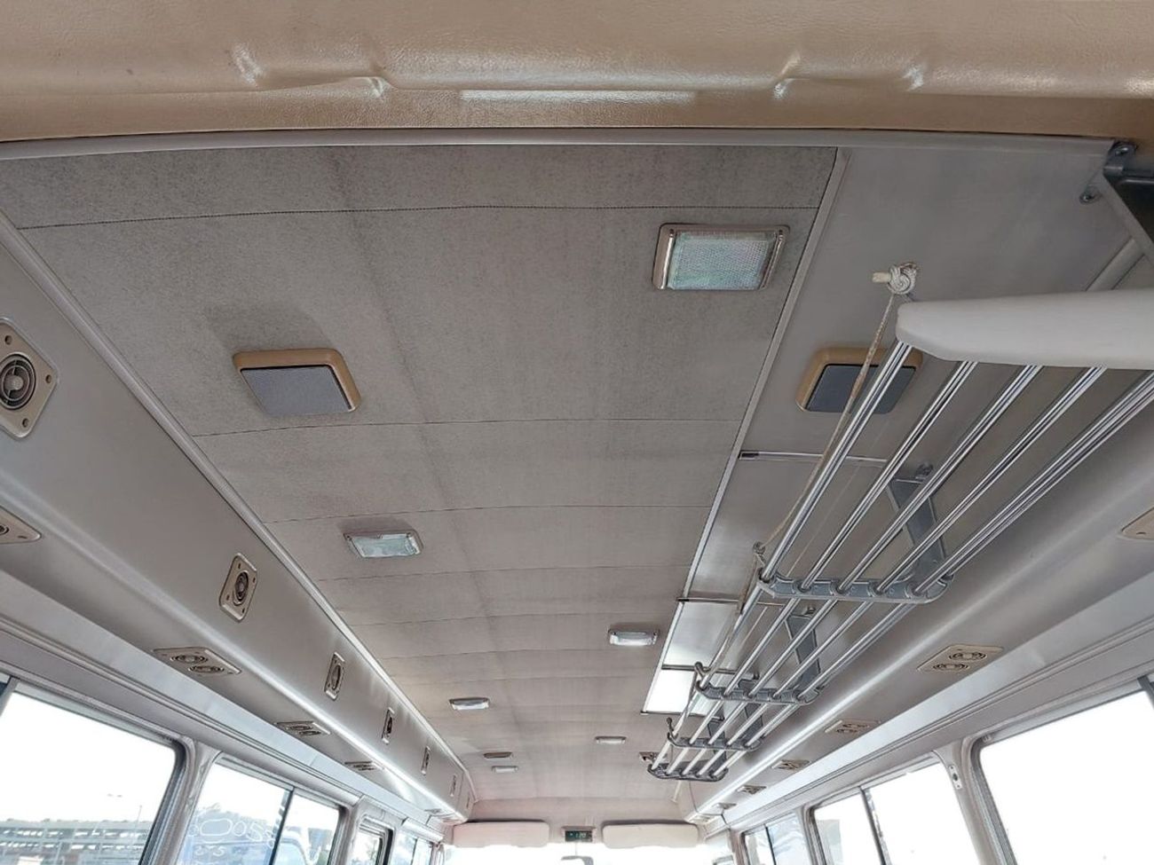 Toyota Coaster TOYOTA COASTER BUS RHD 1986 MODEL 4.0 L DIESEL MANUAL(PM00581)