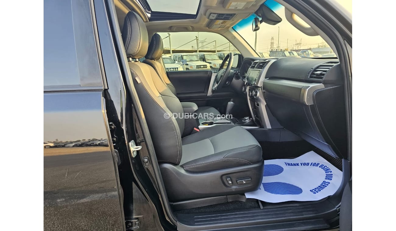 Toyota 4Runner 2022  Toyota 4RUNNER SR5 full option sunroof, 4x4 and 360 cameras