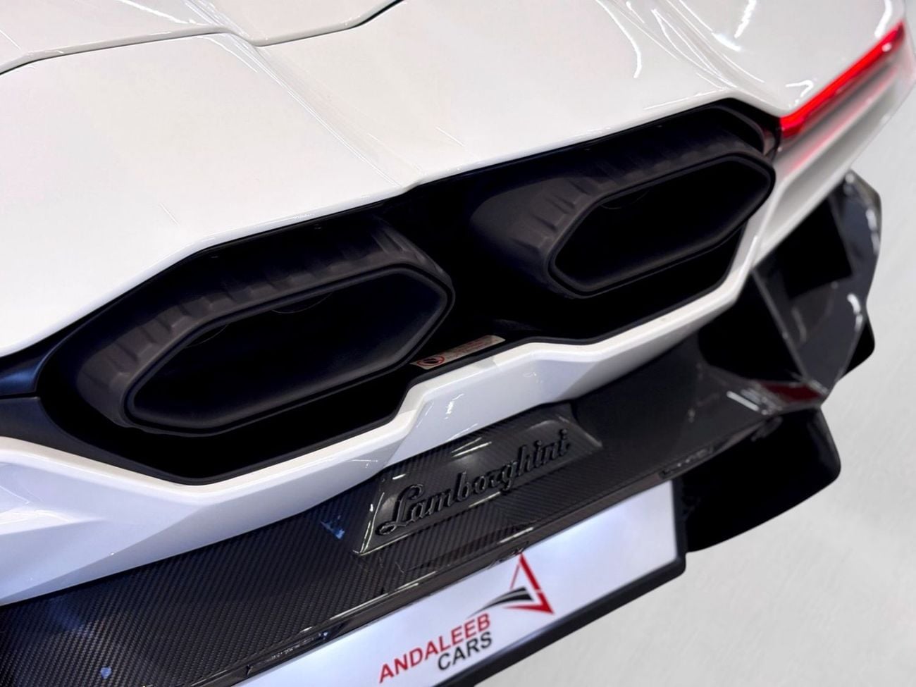 لامبورغيني ريفويلتو AED 30,400 P.M | 0% DOWN PAYMENT | LAMBORGHINI REVUELTO CARBON EDITION | 6.5L V12 HYBRID – 1,001 HP 