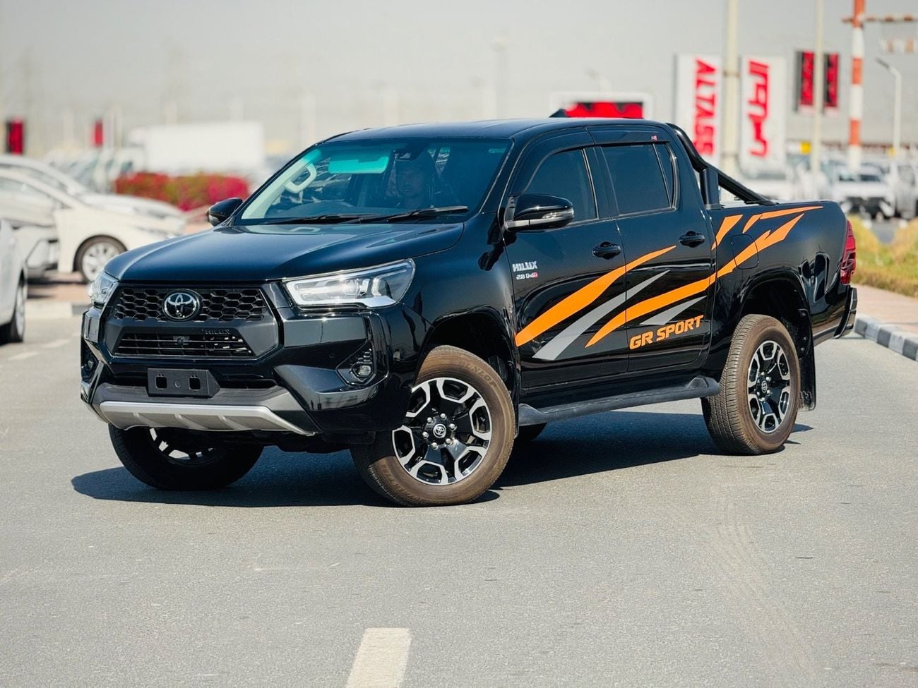 تويوتا هيلوكس Toyota HILUX Full option top of the range with some new options which  HILUX doesn’t have it