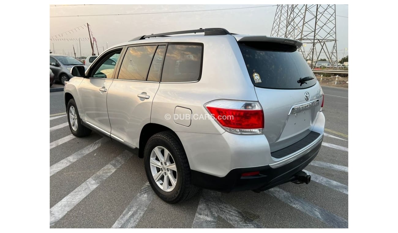 Toyota Highlander 2013 TOYOTA HIGHLANDER / AWD / FULL OPTION