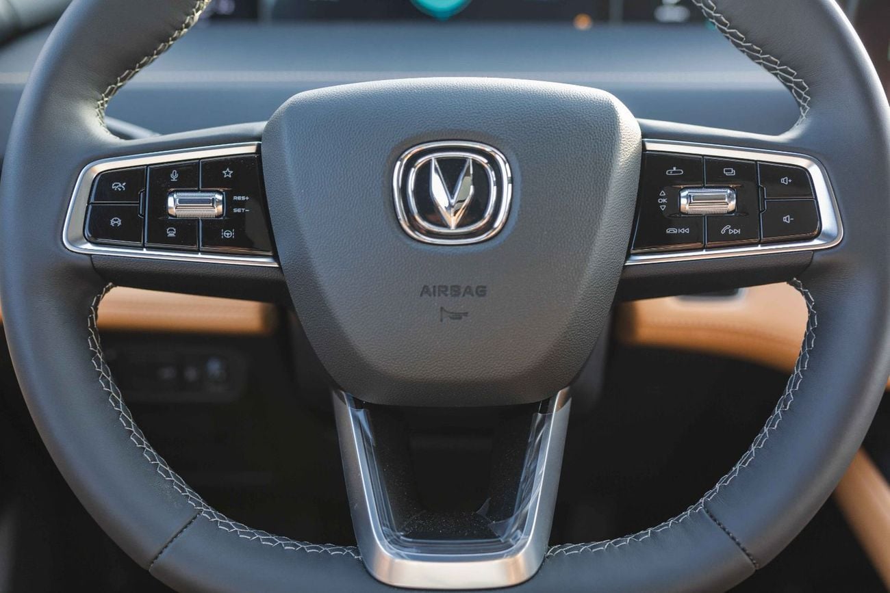 تشنجان يوني ك LIMITED CHANGAN UNI-K 2025 – 2.0L Turbo, AWD, Petrol ( White ) FOR EXPORT ONLY