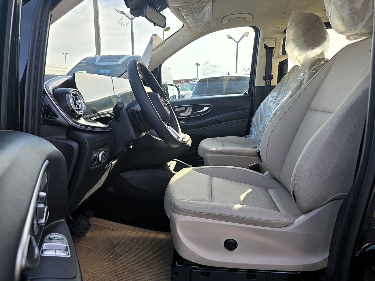 مرسيدس بنز فيتو Mercedes-Benz Vition o Bussines Edit 2.0l 9 Seats black color 2025 model