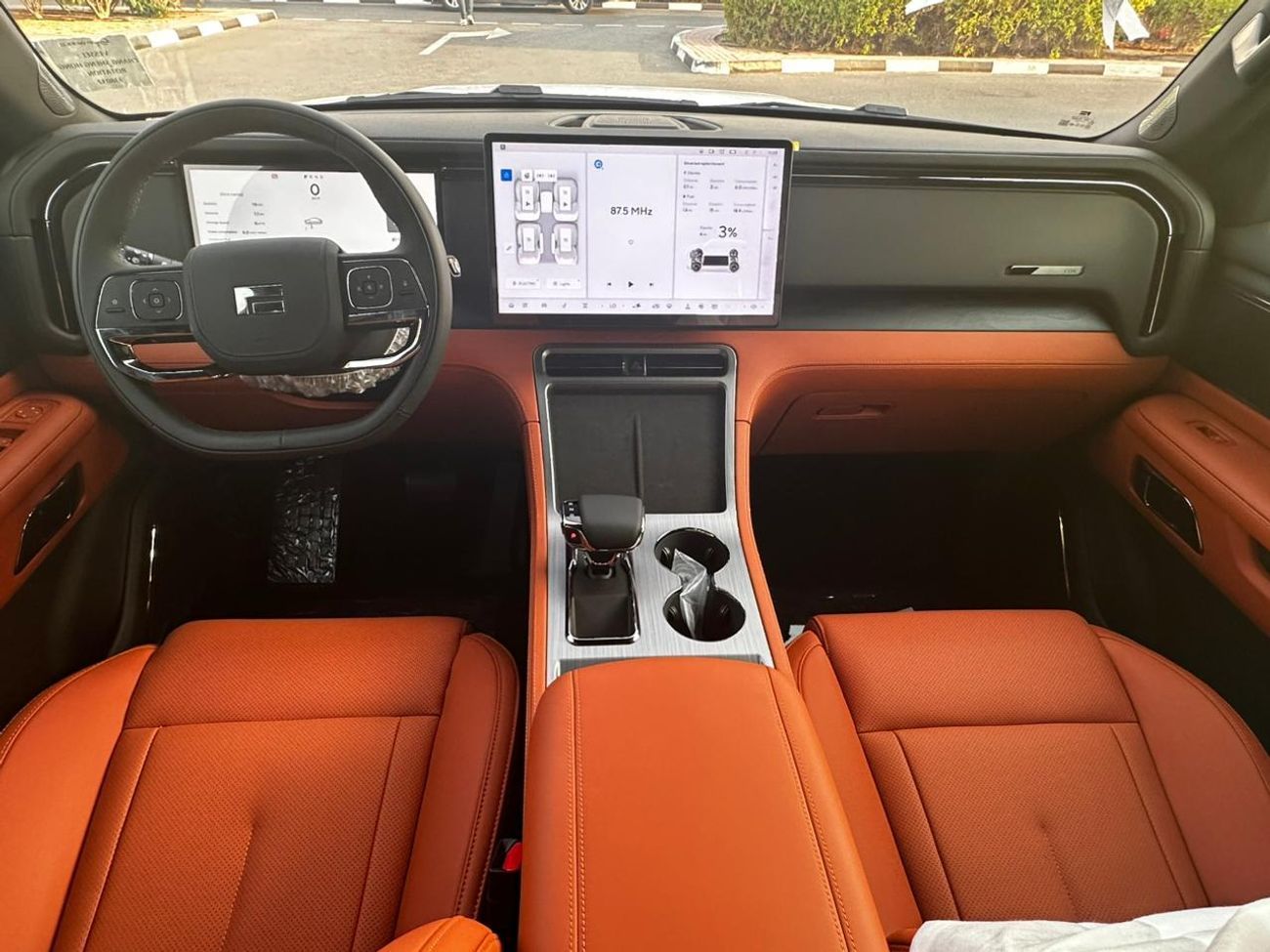 روكس 01 ROX 01 7 SEATS HYBRID Black/Orange | Long range 2025