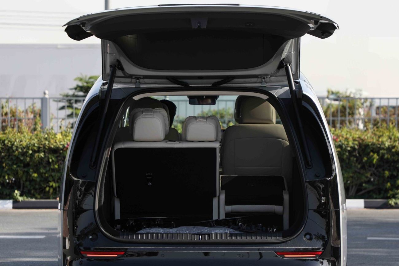 Li Auto Mega 2024 Lixiang Mega Ultra Version - Silver inside White | Export Only