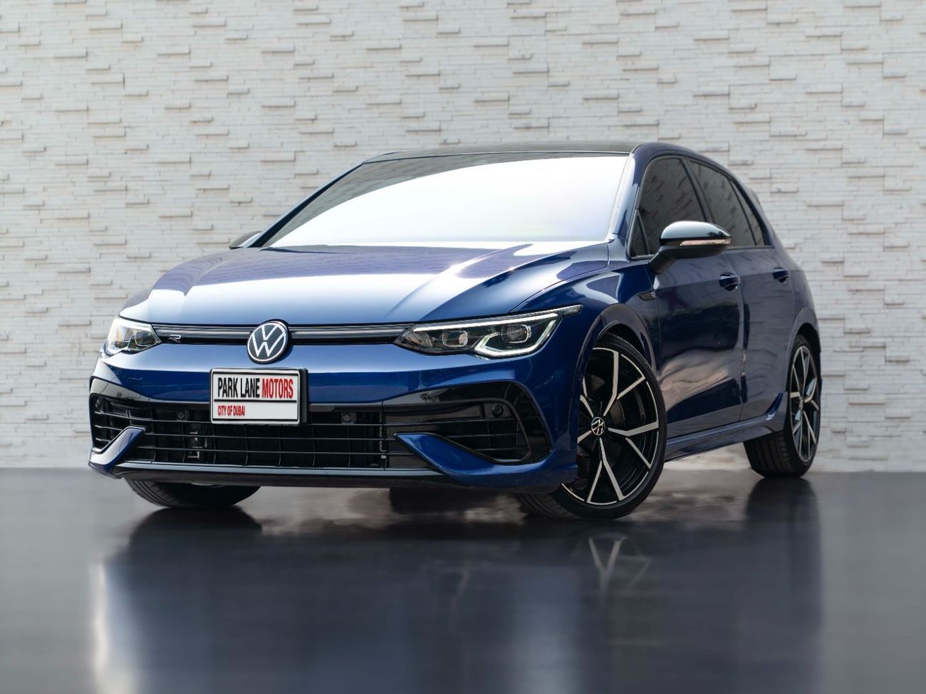 Volkswagen Golf R Base 2.0T