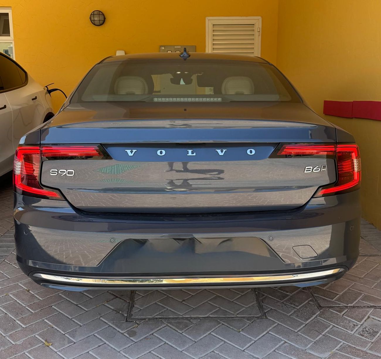 فولفو S90 B6 Utlimate Bright AWD