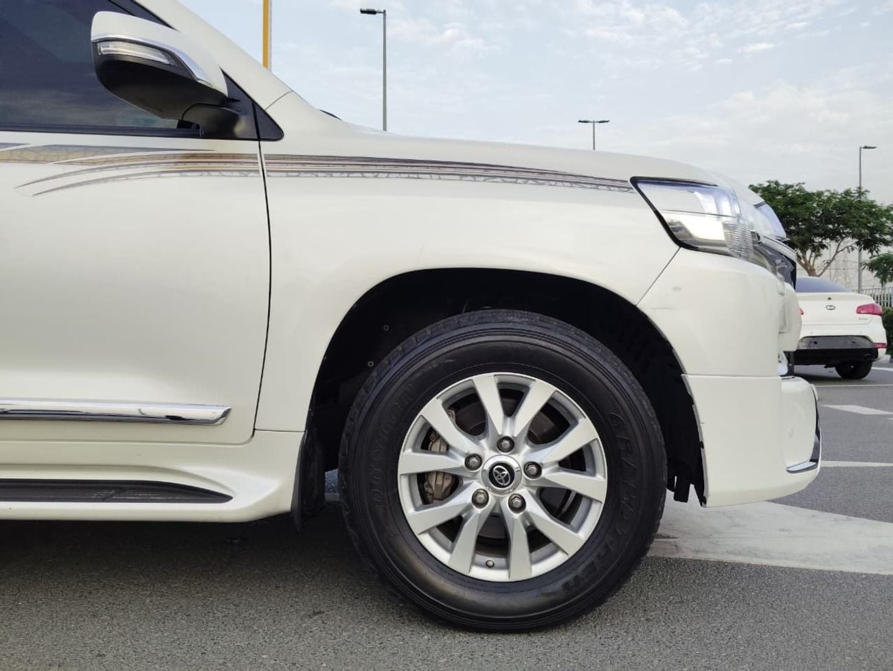 تويوتا لاند كروزر GXR 4.6L