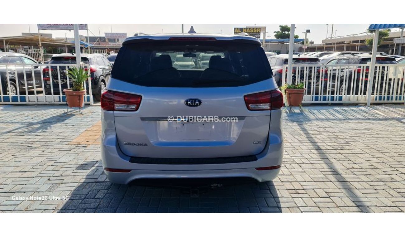 Kia Sedona Car is very good and clean