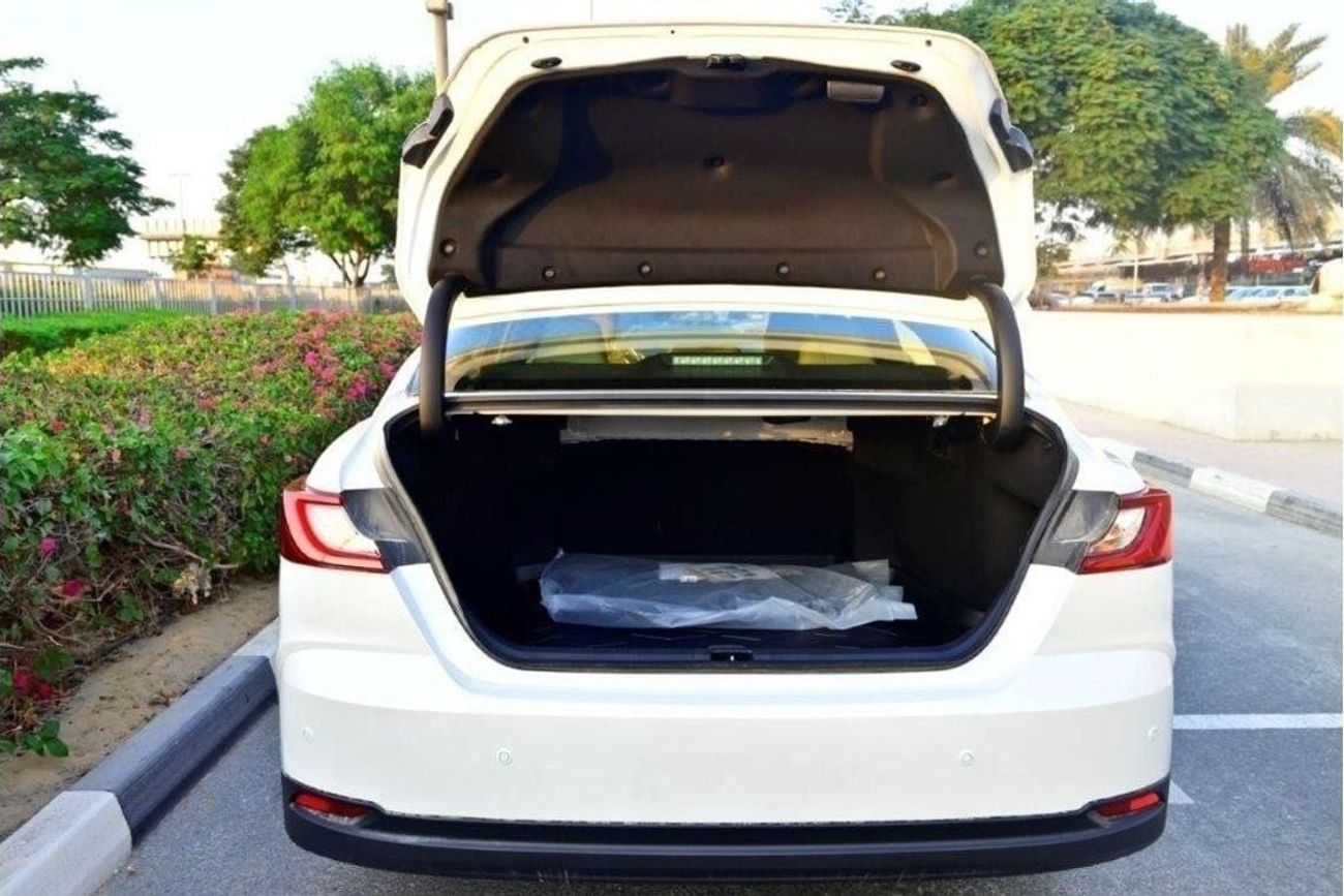 تويوتا كامري E HYBRID 2.5L PETROL 5 SEAT AUTOMATIC TRANSMISSION