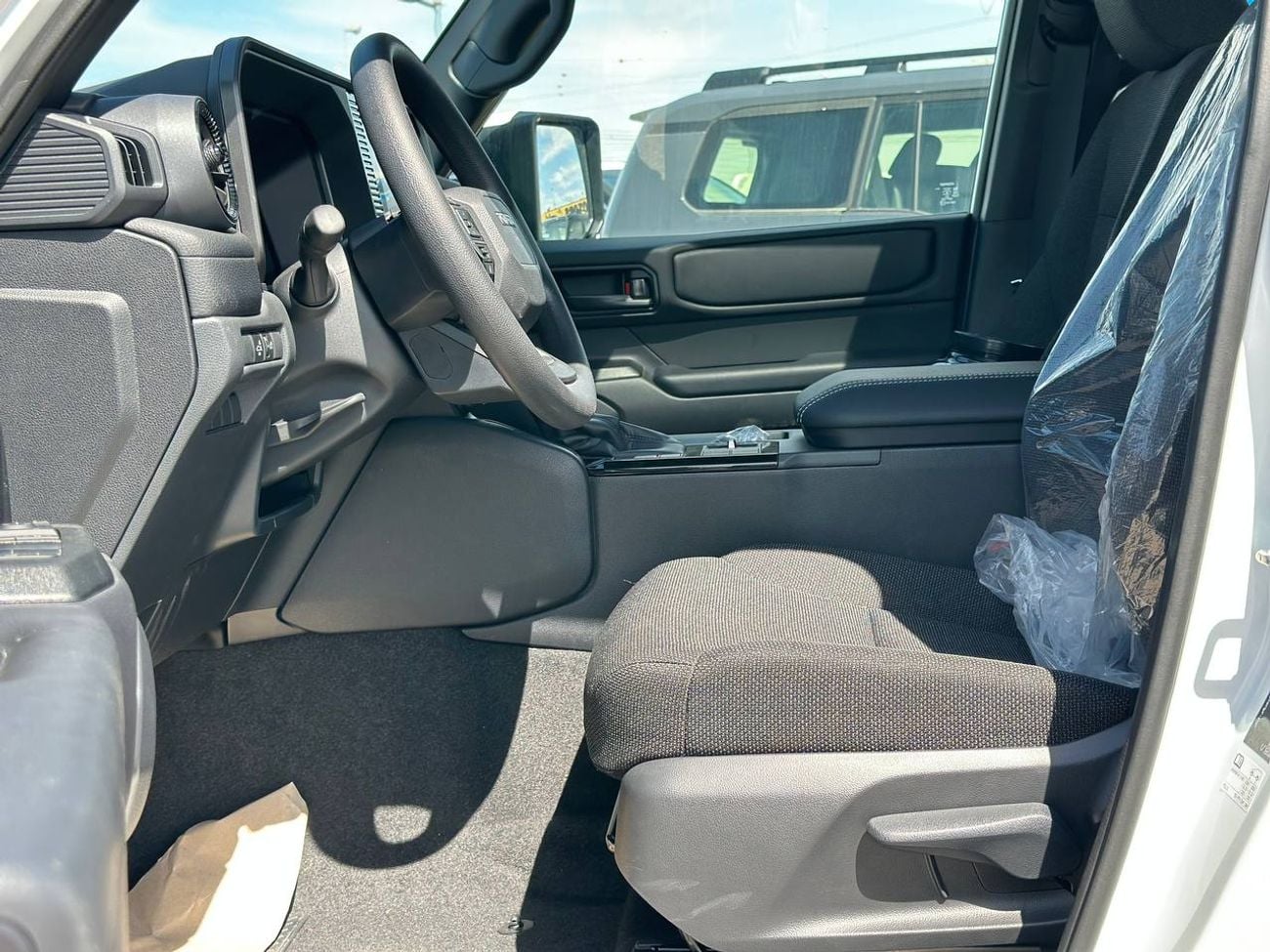 Toyota Prado 2.4L Turbo PTR A/T // 2025 // STD with Cool Box , Sunroof , DVD&Back Camera // Special Offer // By F