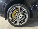 Porsche Cayenne Turbo S 4.8L (570 HP) 2016 | CARBON CERAMIC BRAKES (PCCB) | CARBON INTERIOR PACKAGE | SUNROOF