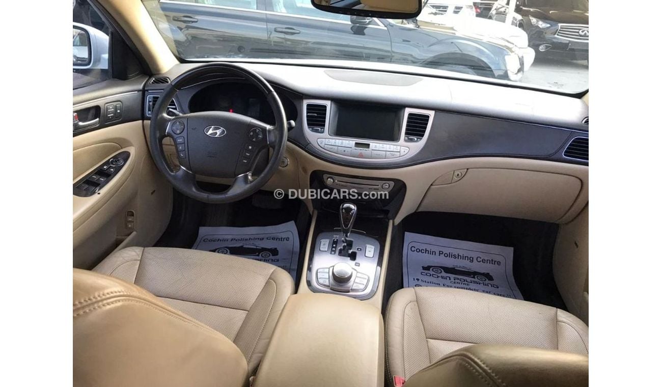 هيونداي جينيسس هيونداي جينسس ٢٠١١ فل اوبشن،،،،،، بحالة ممتازة جدا