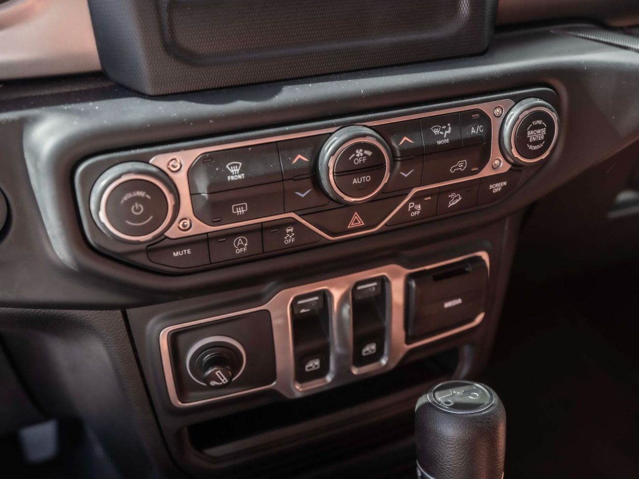 Jeep Wrangler Sport 3.6L A/T (5 Seater)