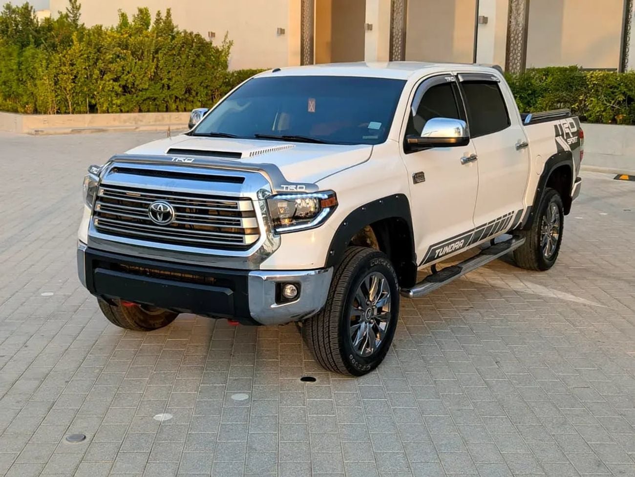 تويوتا تاندرا 4Wd Truck Sr5 White 5.7L V8 Excellent Condition