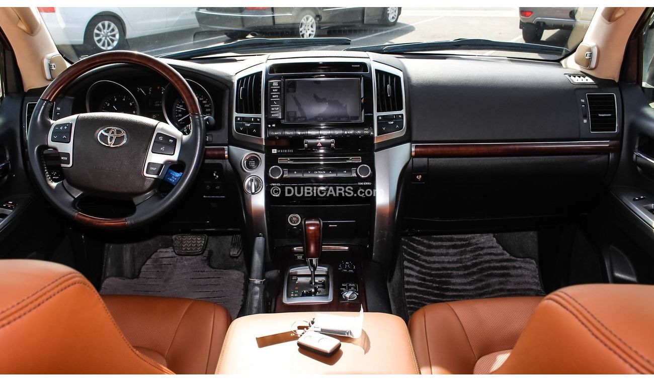 Toyota Land Cruiser VXR V8 5.7L