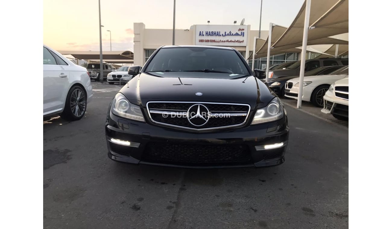 مرسيدس بنز C 250 مرسيدس C250 موديل 2013  كت 63 السياره حاله ممتازه من الداخل والخارج